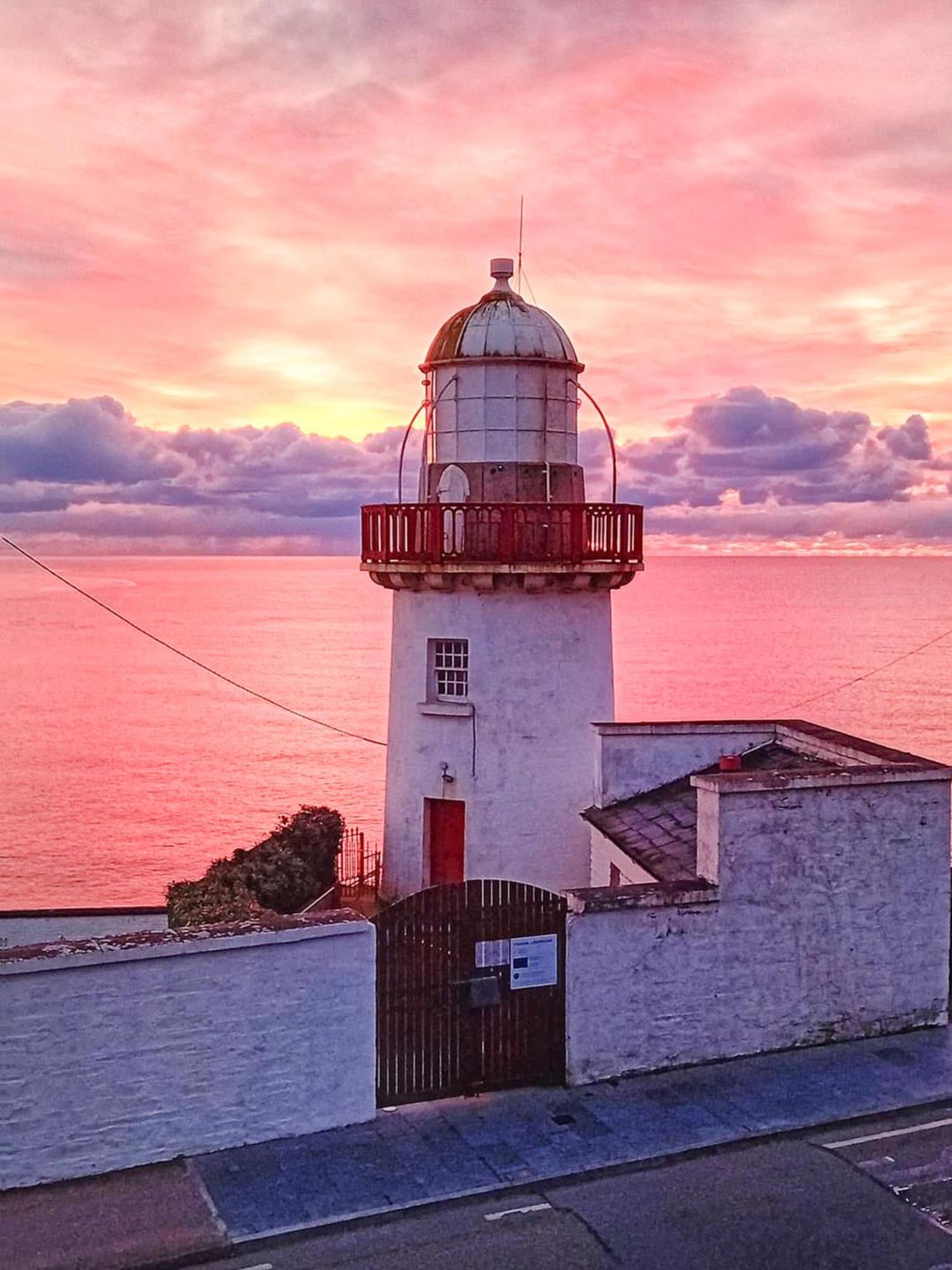 Sea Whispers - My Charming Costal Retreat In Youghal Eksteriør billede