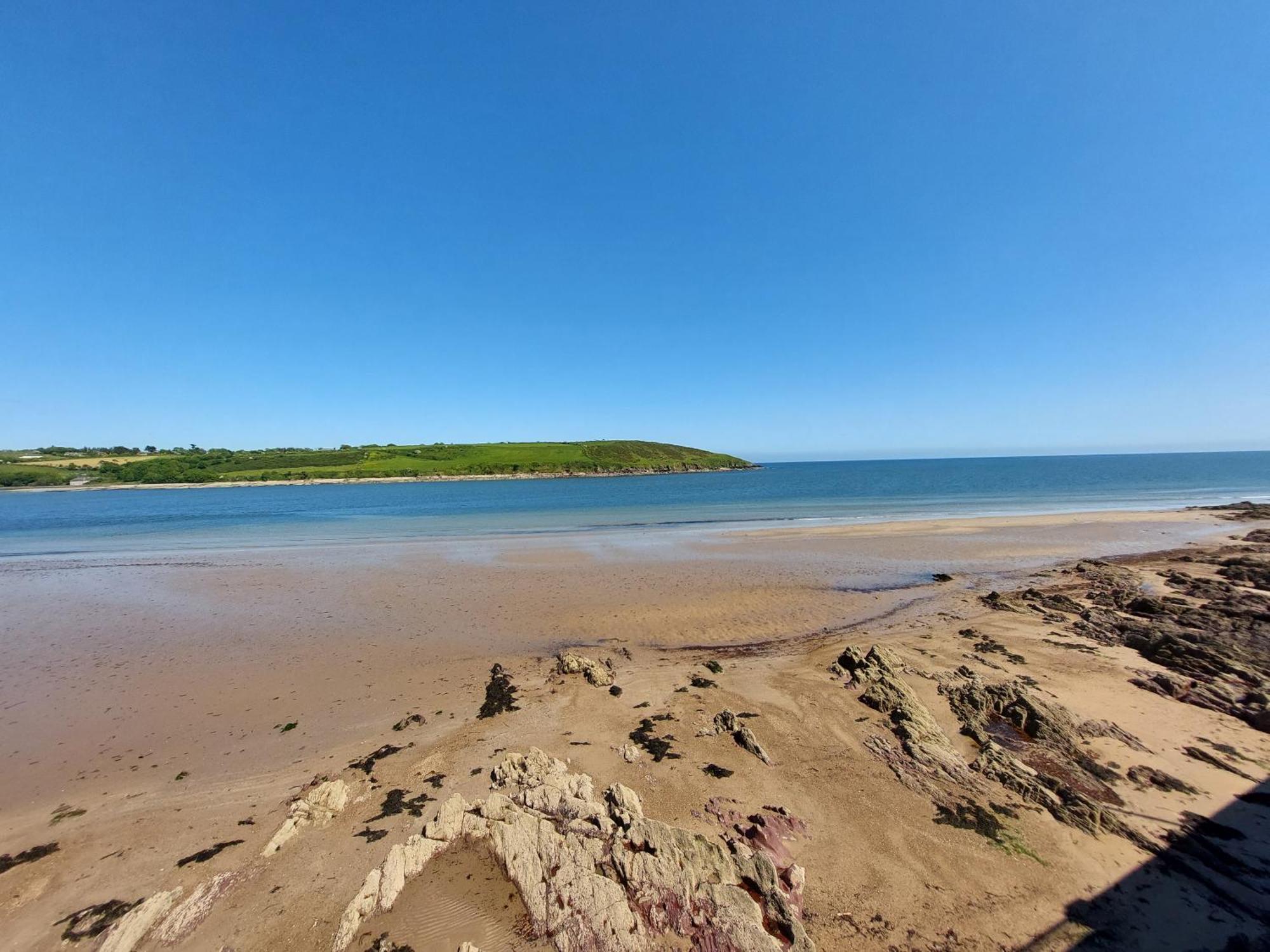 Sea Whispers - My Charming Costal Retreat In Youghal Eksteriør billede