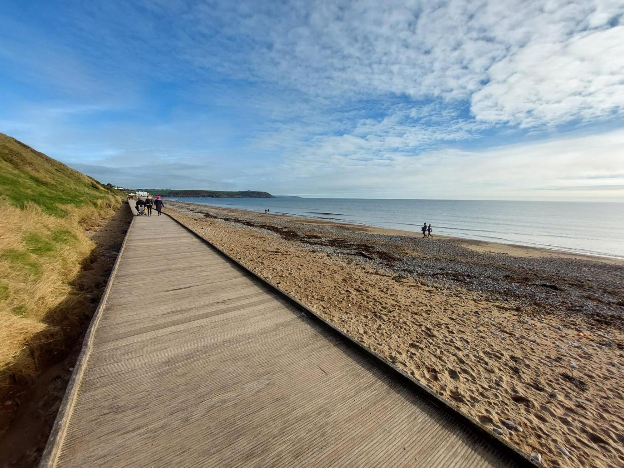 Sea Whispers - My Charming Costal Retreat In Youghal Eksteriør billede