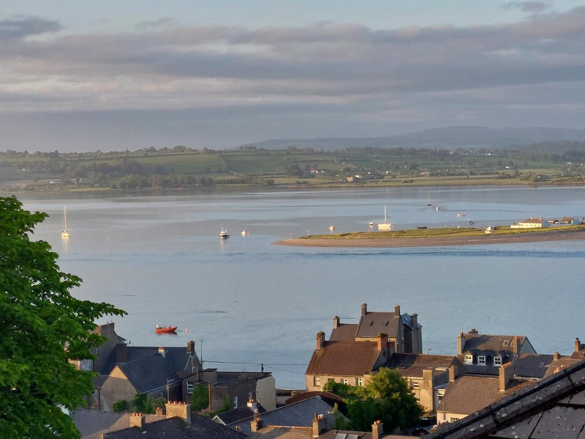 Sea Whispers - My Charming Costal Retreat In Youghal Eksteriør billede