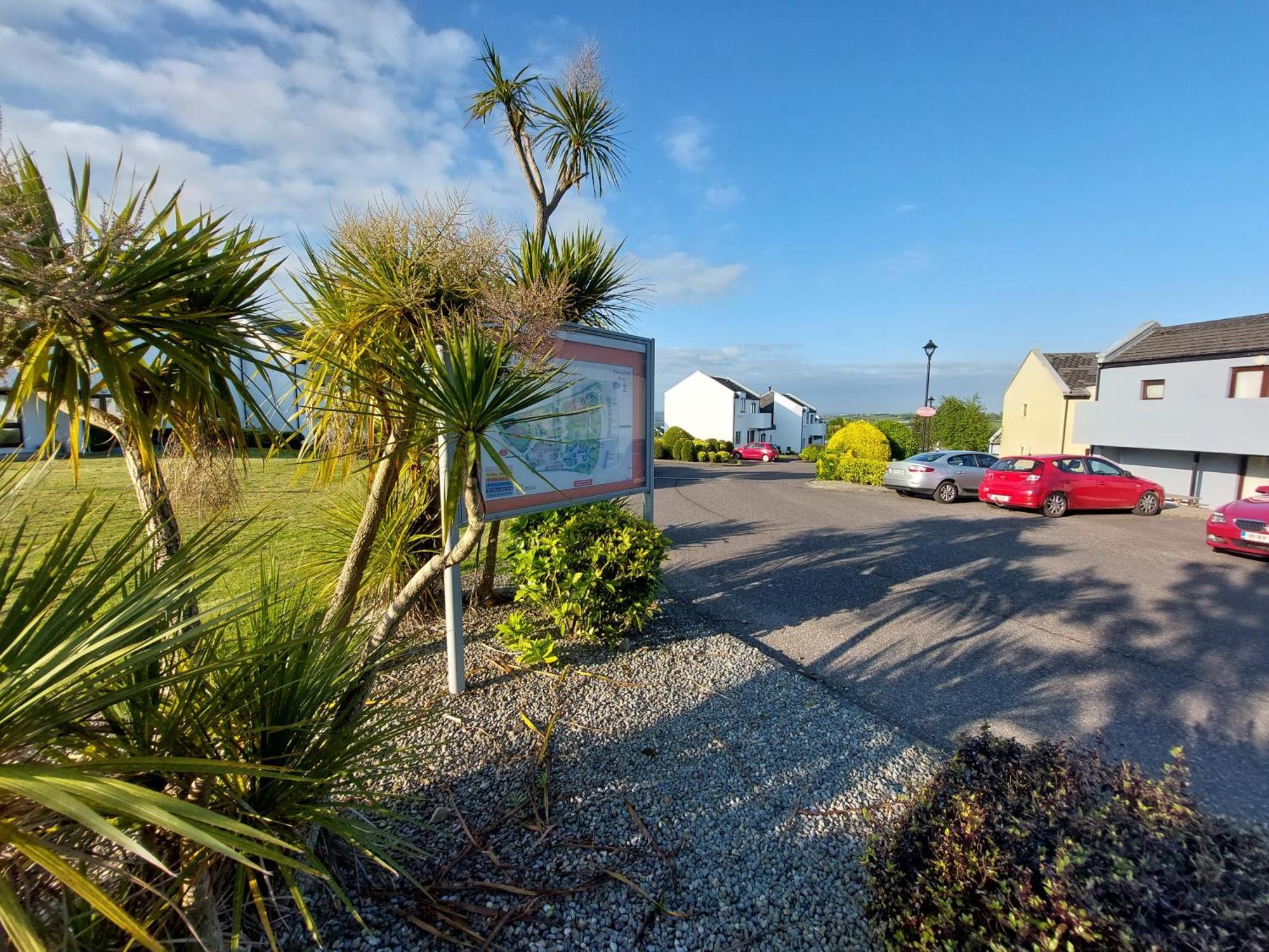Sea Whispers - My Charming Costal Retreat In Youghal Eksteriør billede