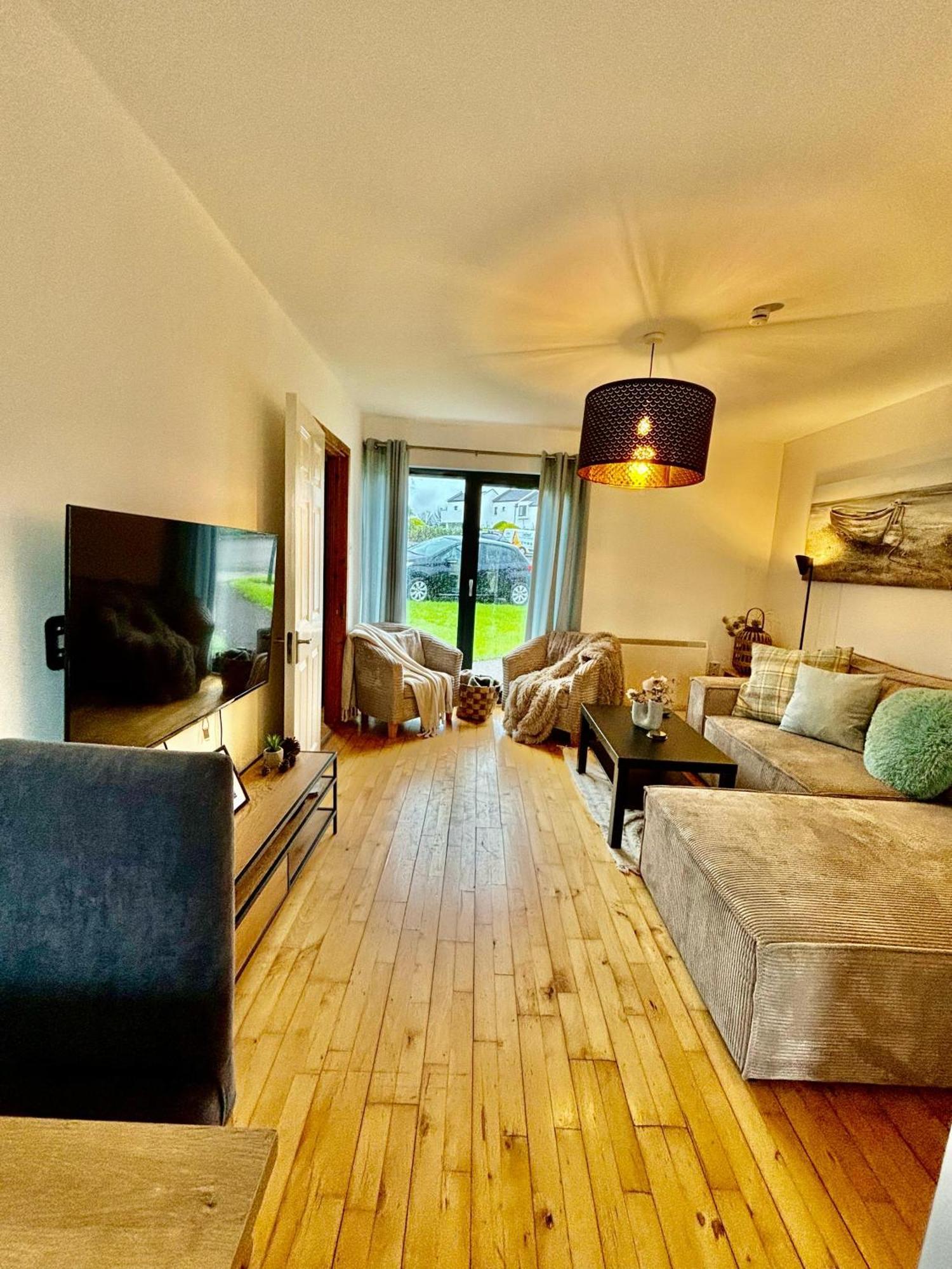 Sea Whispers - My Charming Costal Retreat In Youghal Eksteriør billede